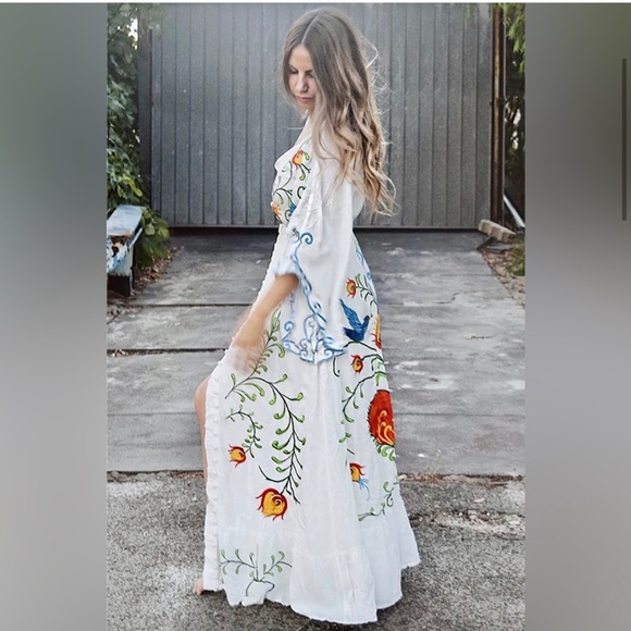 One size fits all.  Boho Embroidered Hearts Magic Kimono Long Maxi Gown In White - Picture 7 of 16